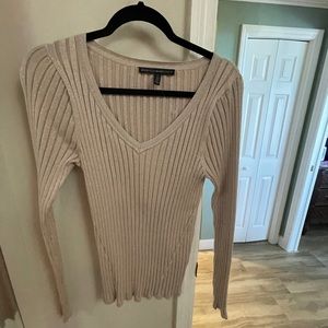 Gold / tan ribbed weater V neck long sleeves. New